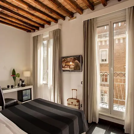 Affittacamere Via Del Corso 3*