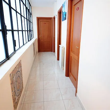 Mosaic Hotel *