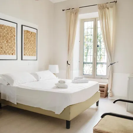 Casa E Per Vacanze Fienaroli 36 Apartment *