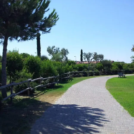 Luxury 3-bedrooms Near The Sea In *