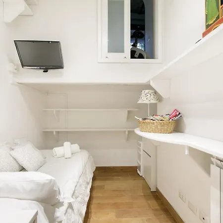 Leopardo 28 - Loft In Trastevere Rome
