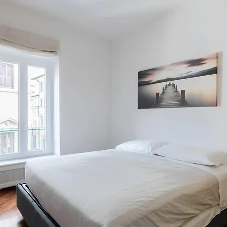Queenavona Apartment