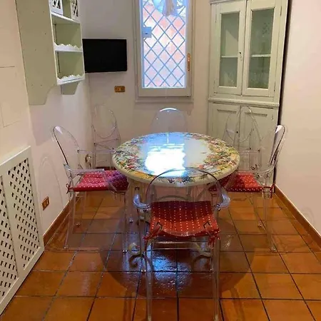 Queenavona Apartment *