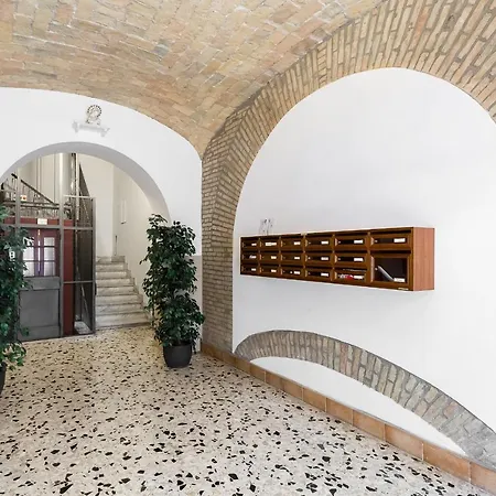Apartment Vatican Santa Maura 49 Rom