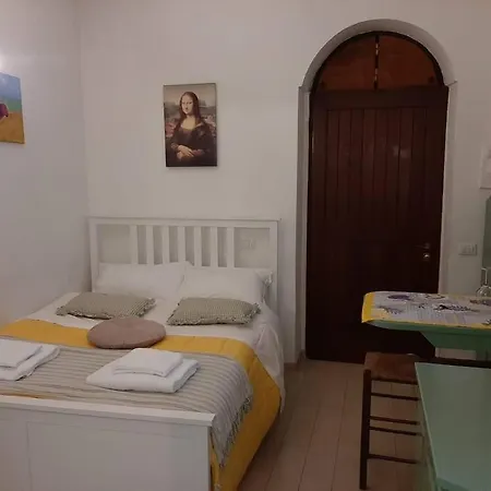 Apartment Giardino Segreto A Trastevere! - La Dolce Vita Rome