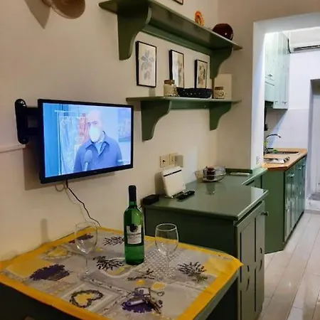 Apartment Giardino Segreto A Trastevere! - La Dolce Vita Rome