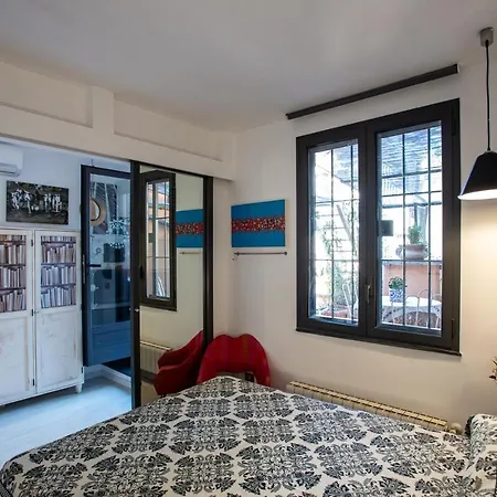 Banchi Nove, Penthouse Full Of Light And Silence Apartment