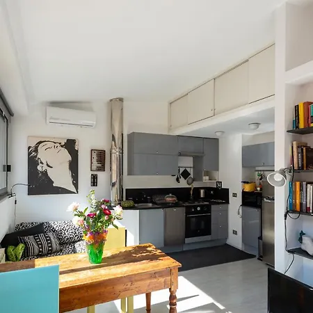 Apartment Banchi Nove, Penthouse Full Of Light And Silence *