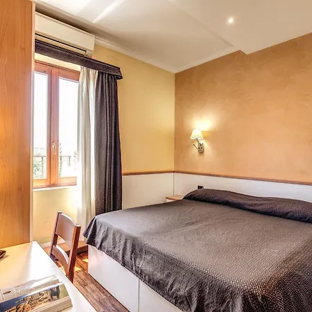 Tiburtina Metro 3* Рим