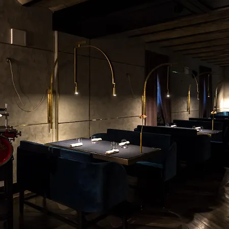 The H'all Tailor Hotel