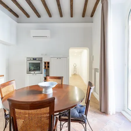 Apartment Pantheon House By Varental *