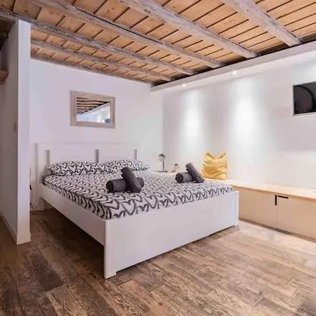 Biscione Loft * רומא