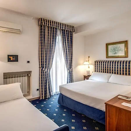 Napoleon 4* Ρώμη