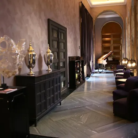 Th - Carpegna Palace 4*