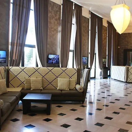 Hotel Th - Carpegna Palace 4*