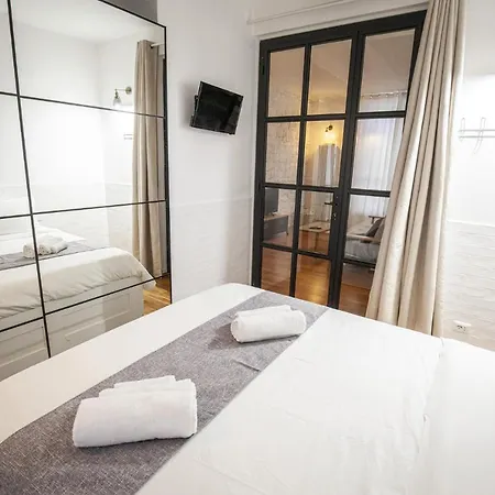 Lovely And Modern Flat Near The Colosseum Apartment Rome