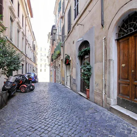 Banchi Nove, Penthouse Full Of Light And Silence Rome