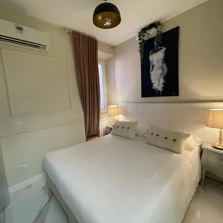 Spanish Steps Glamour & Sauna Luxury **** Ρώμη