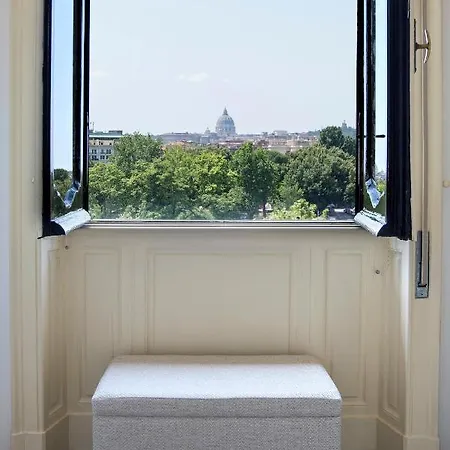Elegant Floor - Unique View Of Rome's Skyline Tibernestrome