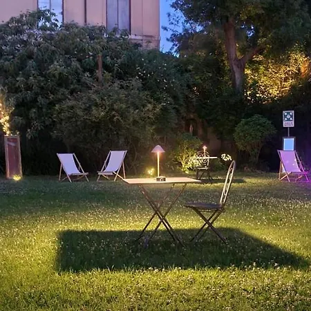 Bed & Breakfast Riari Garden
