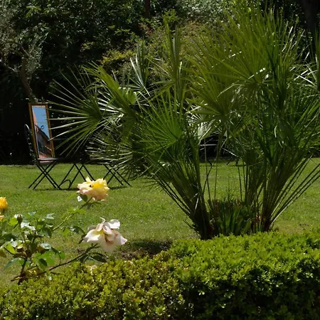 Bed & Breakfast Riari Garden