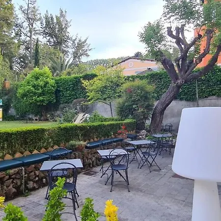 Riari Garden Bed & Breakfast