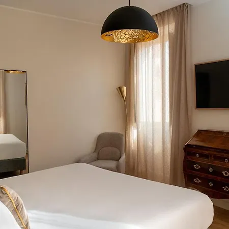 9hotel Cesari