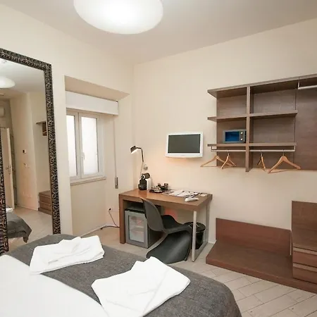 First Floor 2* Roma