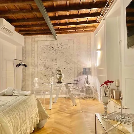 Romanlux Apartment
