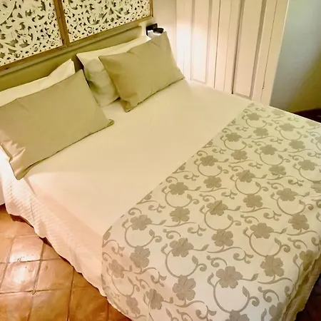 Casa vacanze Romantica Centro Storico Con Giardino Privato *