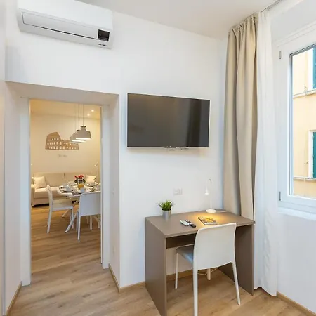 Colosseum Holidays - Three-bedroom Rome