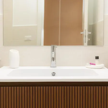 Colosseum Holidays - Three-bedroom Rome