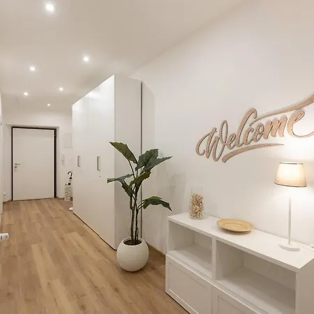 Appartement Colosseum Holidays - Three-bedroom *