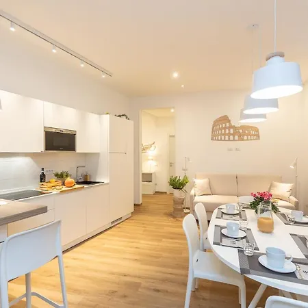 Appartement Colosseum Holidays - Three-bedroom *