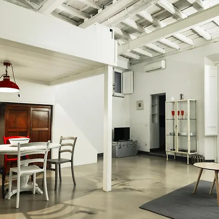 Stylish Loft In Monti Area, Near Colosseum Апартаменты