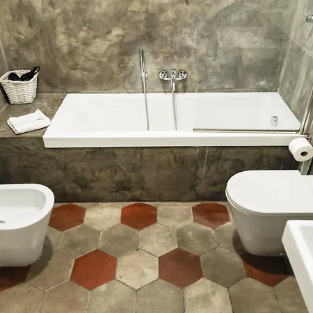 Stylish Loft In Monti Area, Near Colosseum * Рим