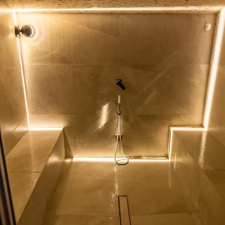 Hotel Black 4*