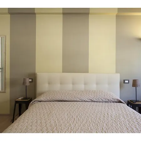 Alex's Guest house *