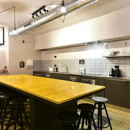 Hostel Yellowsquare
