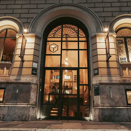 Yellowsquare Hostel