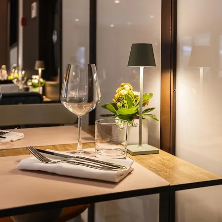 Adesso Hotel