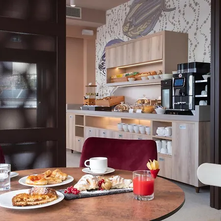 Hotel Adesso 4*
