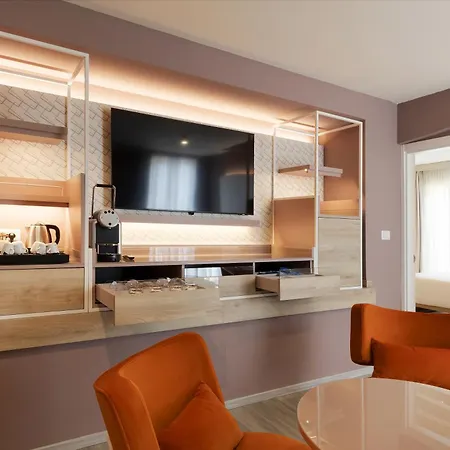Hotel Adesso