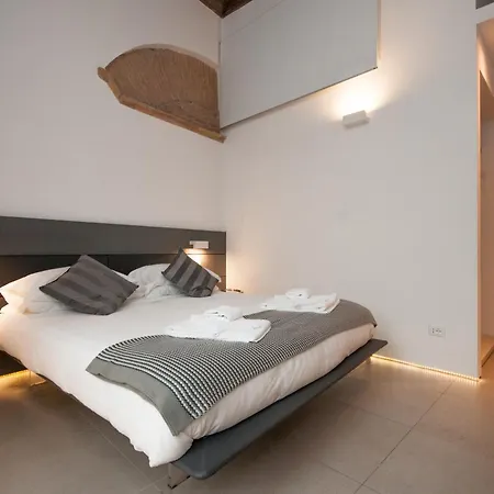 First Floor Affittacamere