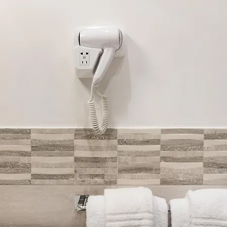 Clodio Welcome - 5 Arredate Con Bagno Interno - Zona Comune - Condizionatori - Gasthof Rom