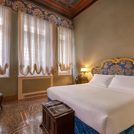 Hotel Locarno 5*