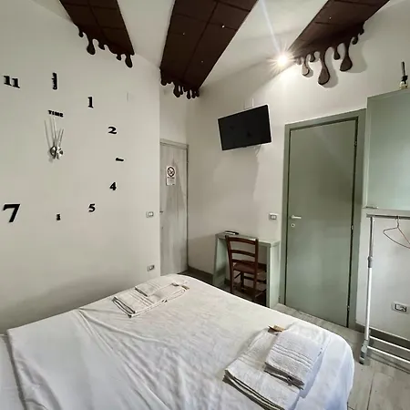 Amoroma Latina Bed & Breakfast *