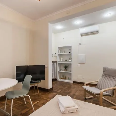 Poerio Home&garden Near The Centre Of Apartment