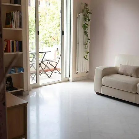 Tiziano Apartment-a Spacious For In Apartment
