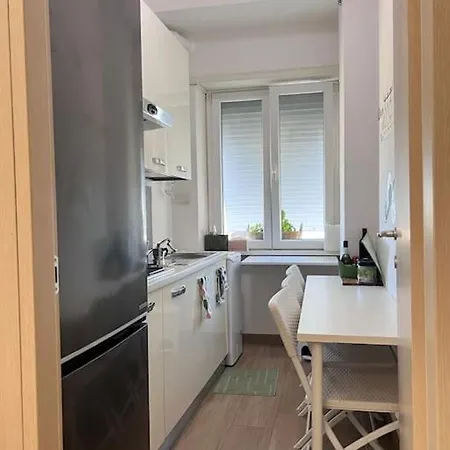 Apartamento Grazioso Tiburtina - 3 Bedrooms Roma